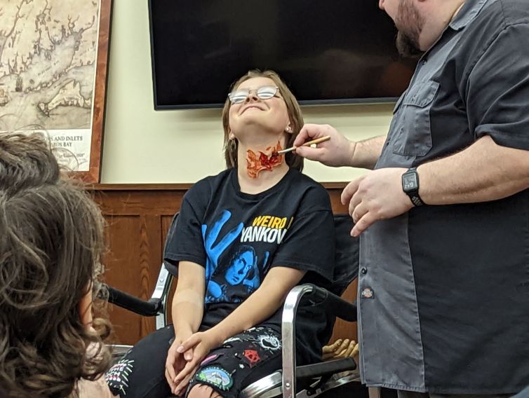 Applying ripped throat prosthetic transfer