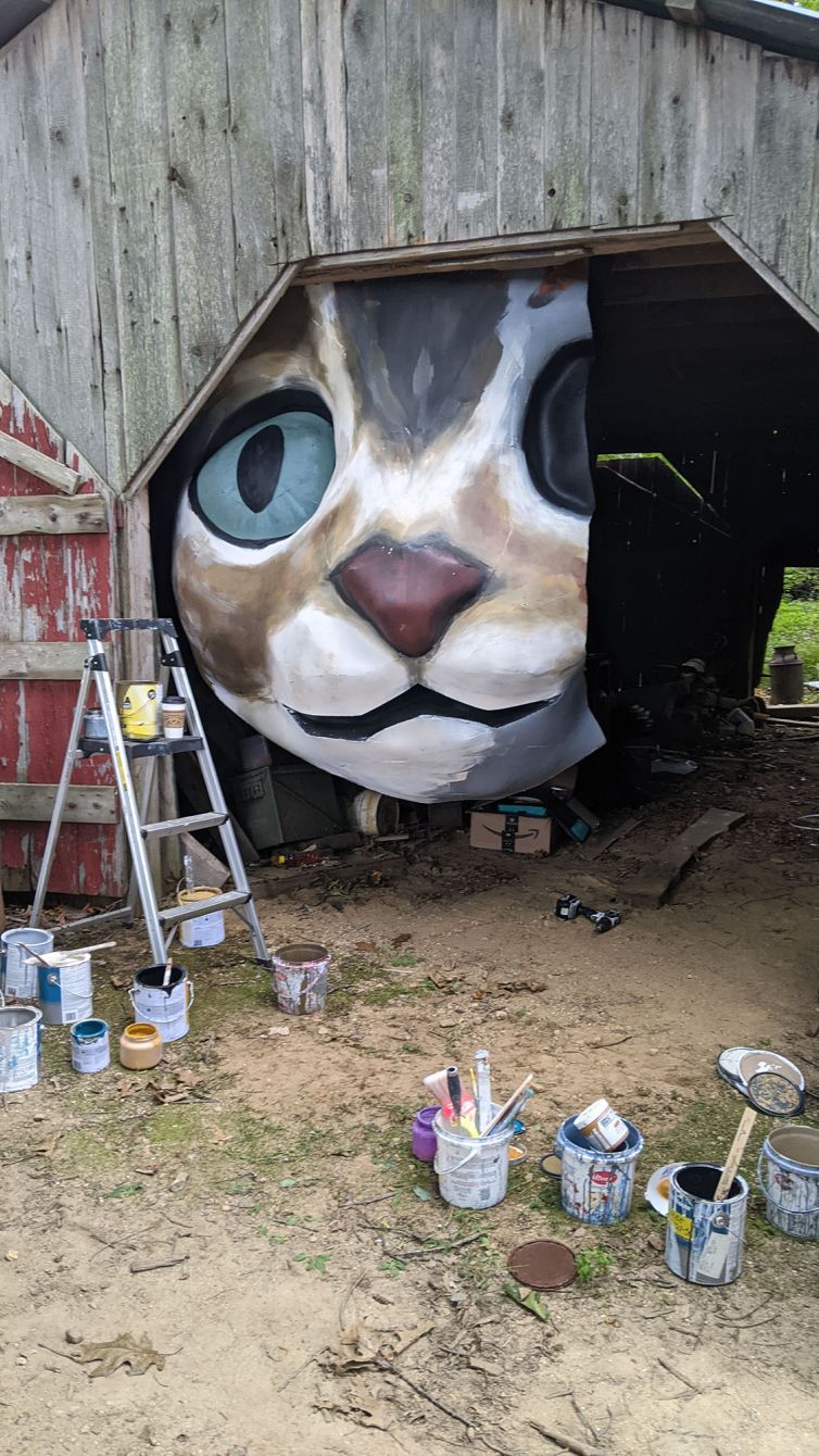 Detail painting the giant cat