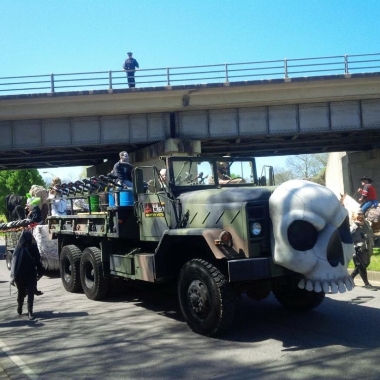 Millers Thrillers parade truck with giant skull